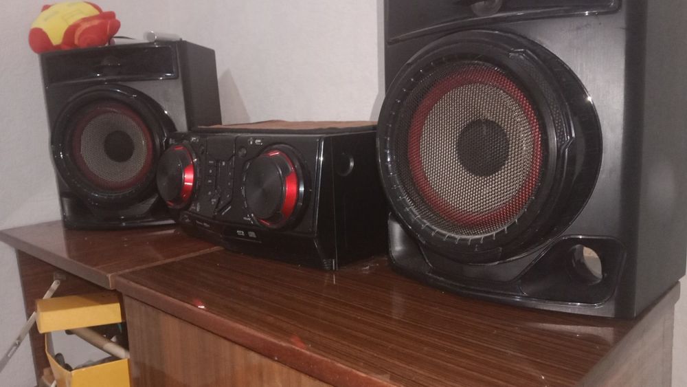 LG XBOOM CJ 44 audio