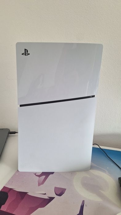 PS5 Slim Disc 1TB plus 1 controller