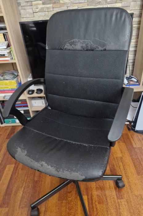 Scaun birou IKEA RENBERGET negru – functional
