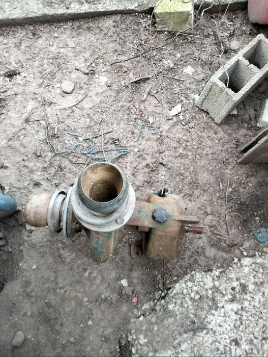 Vând pompe presiune irigat