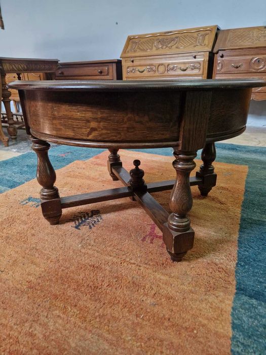 Кръгла холна маса от солиден дъбов масив