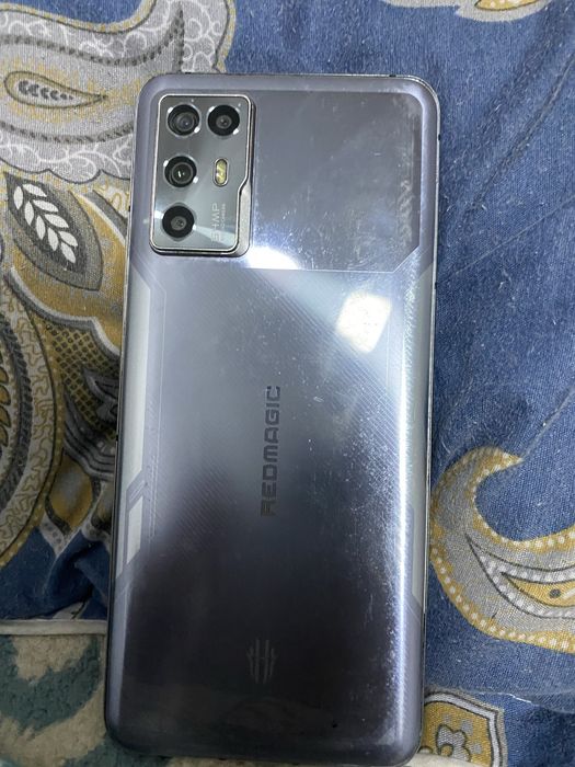 Продаю телефон RedMagic 6R — игровой