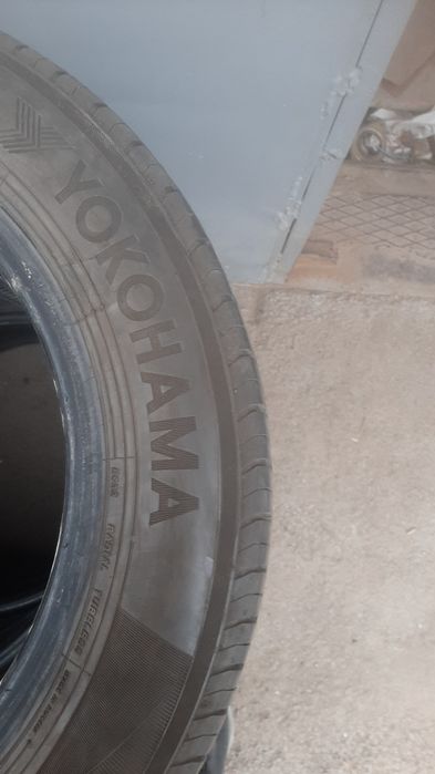 Шины  на  авто 2-х размеров