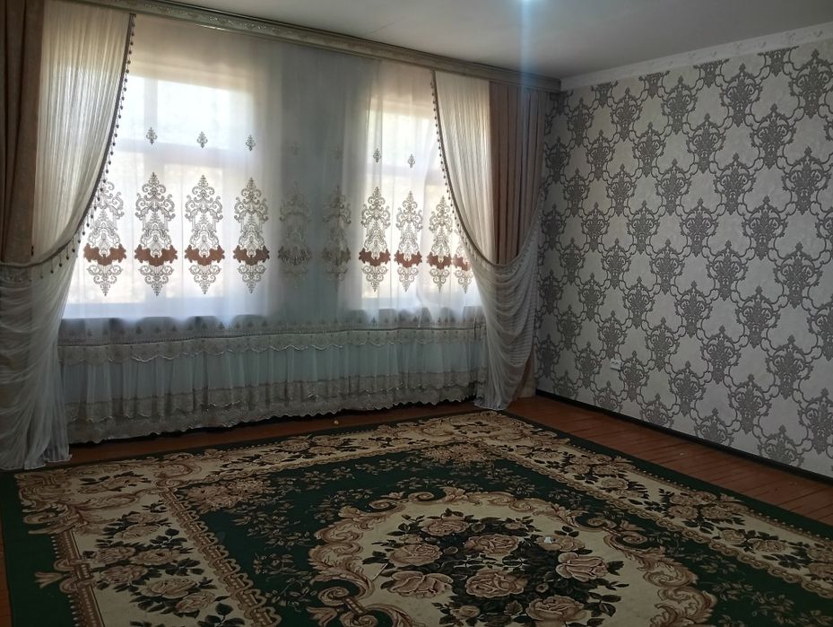 Uy sotiladi hamma sharoiti bor