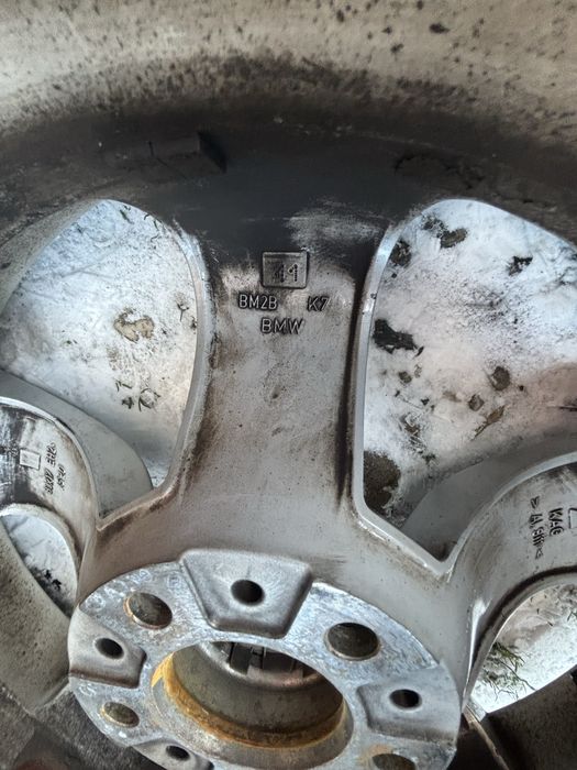 Jante pe 17 cu cauciucuri de.iarna 225/50/r17