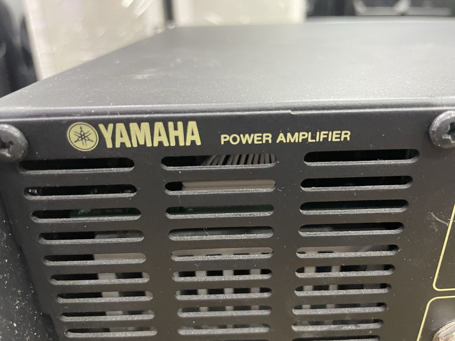Yamaha  p 2500s profesional