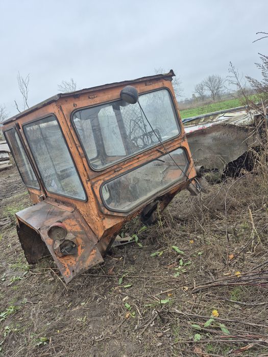 Vând cabină tractor u 650