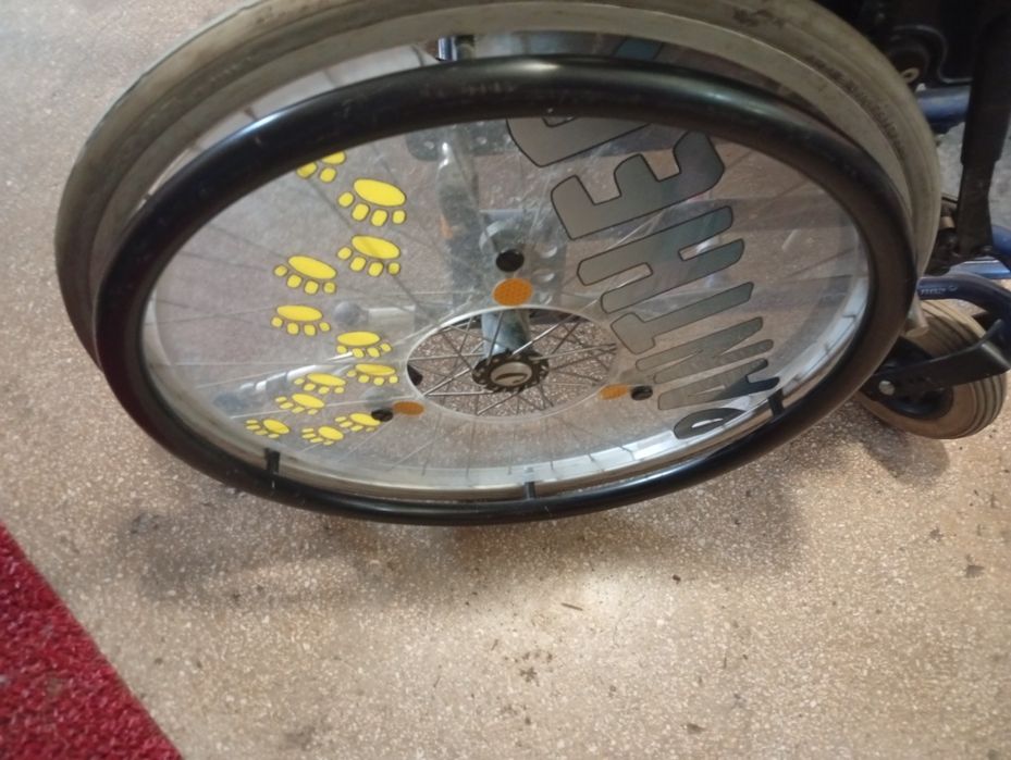 Scaun rulant pentru persoane cu dizabilități