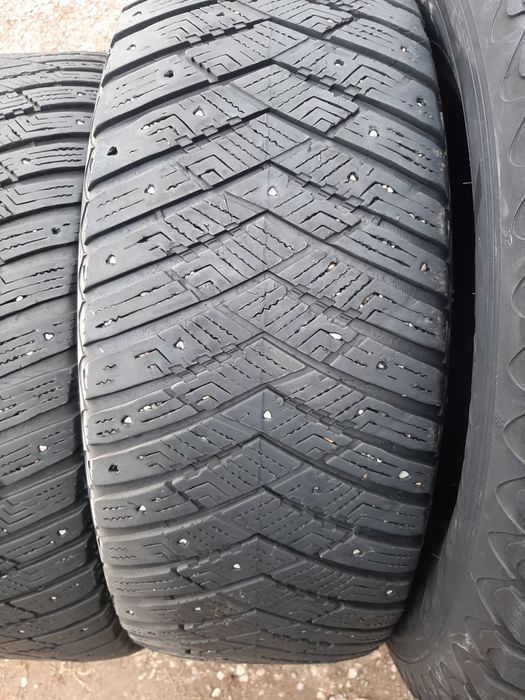 Продам шины 265/65/17 гудиер