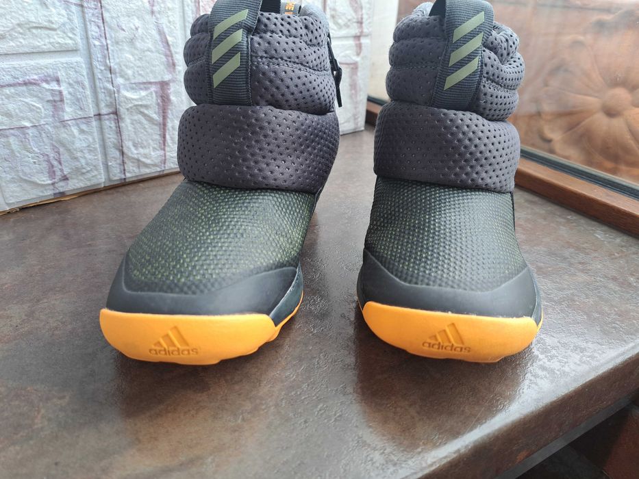 детски ботуши,зимни обувки,боти,апрески,Adidas номер34 за момче,адид