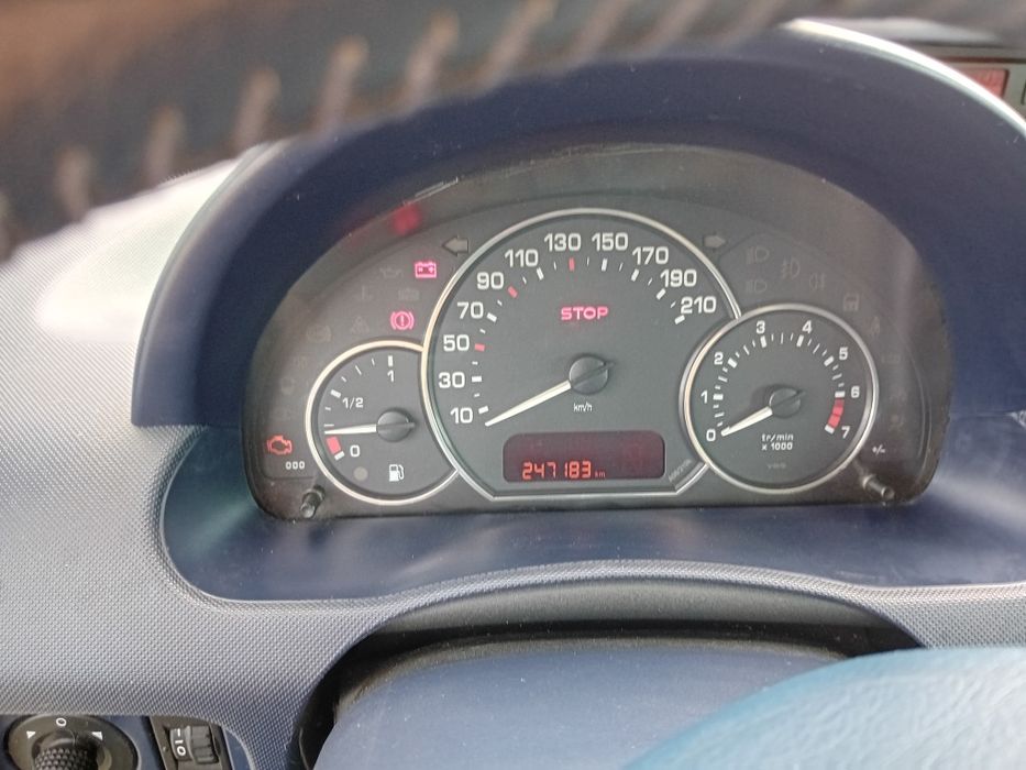 Продавам Пежо 1007