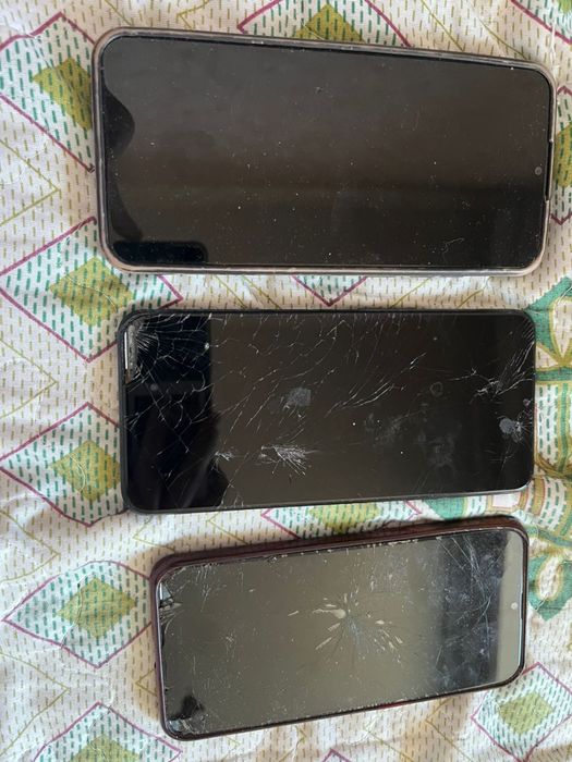 Продам 3 телефона