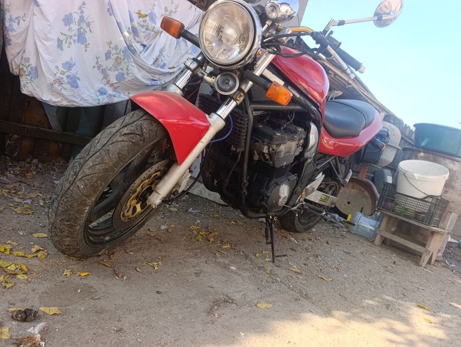 Vând motocicleta Suzuki bandit  acte în regula  merge limitat A2
