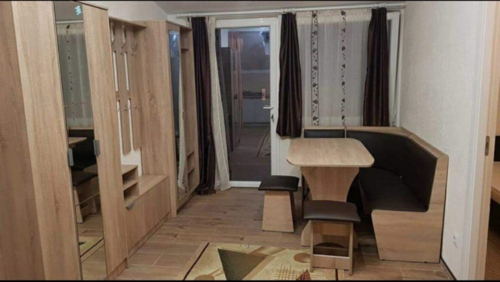 Apartament 2 dormitoare- De închiriat- zona centrala intretinerea incl