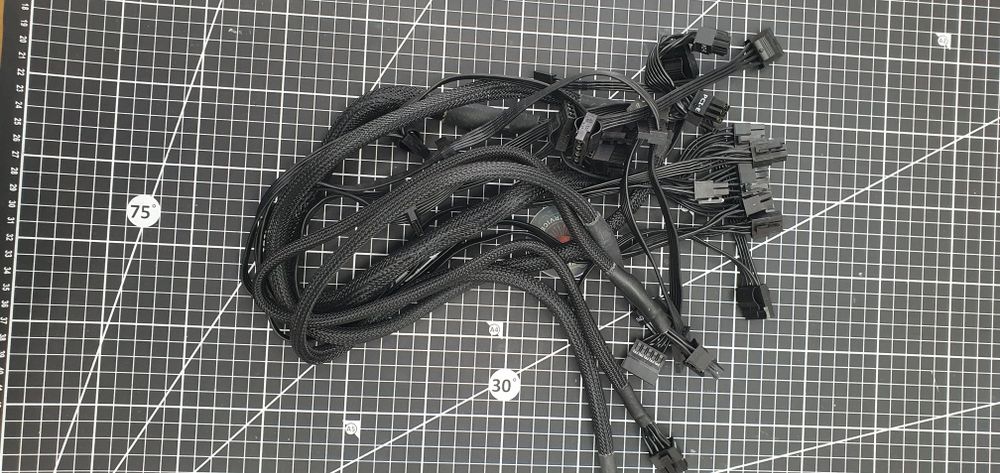 Sursa Seasonic Focus Plus 650 Gold, Full Modulara, 650 W,, Premium Hybrid Fan Control