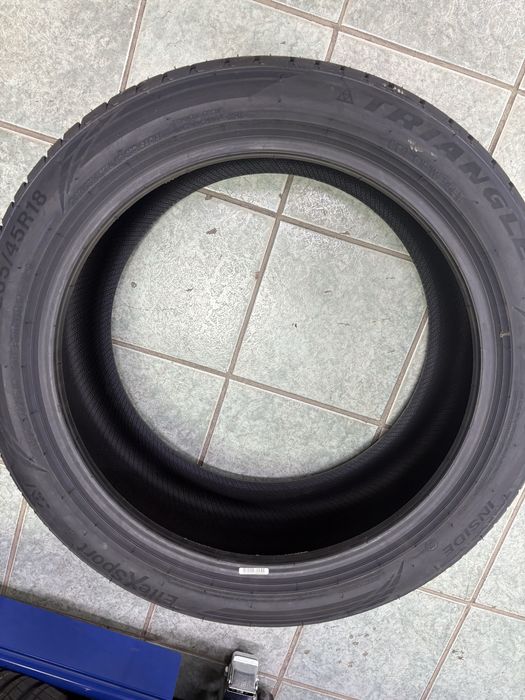 235/45R18 TH202