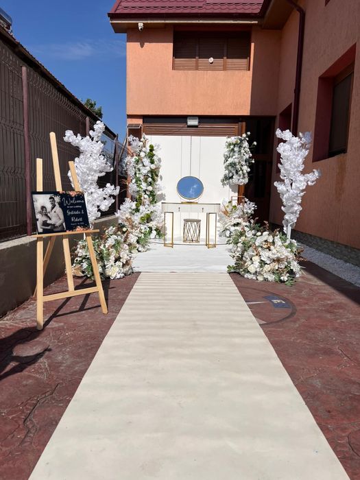 Închiriez decor mireasă, Photo Corner, panouri florale, decor nuntă și botez