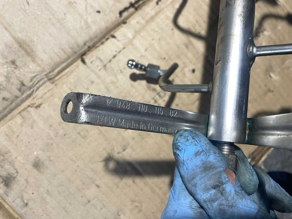 Горивна Рейка Porsche Cayenne 957 4,8I V8