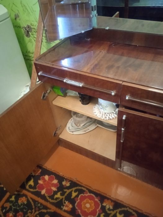 Зеркало триляж полировка темная.