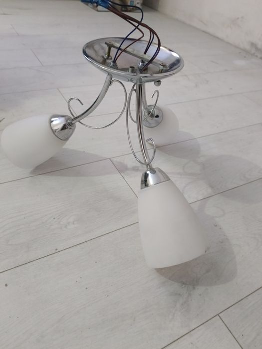 Продам люстры бу