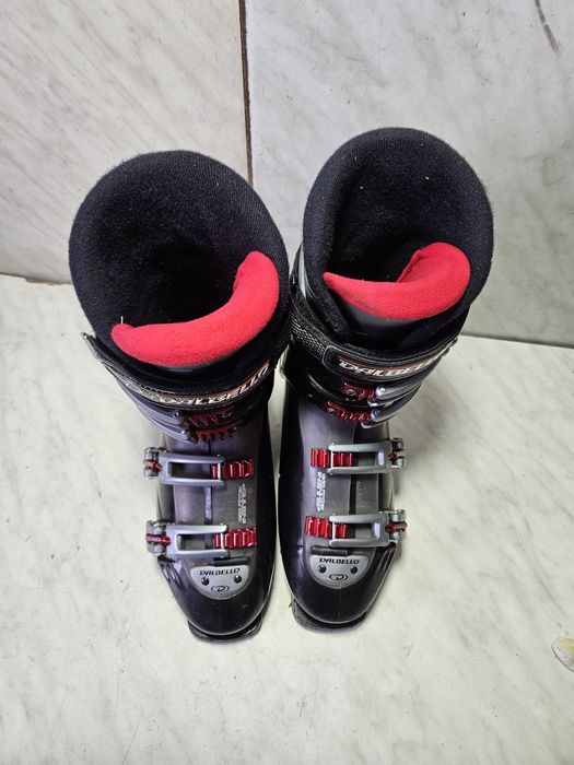 Clapari ski schi  Dalbello  mondo 27  corespunde mărimii 42