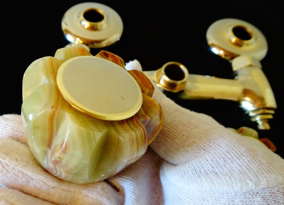 Италиански бронзов смесител с оникс.