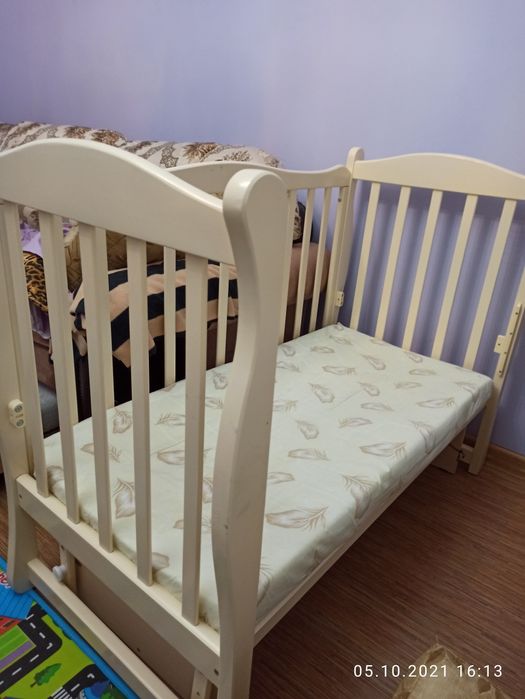 Продаю детскую кроватку