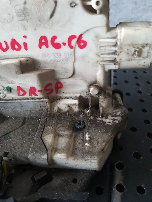 Broasca usa dreapta spate audi a6 c6 4f 4f0839016