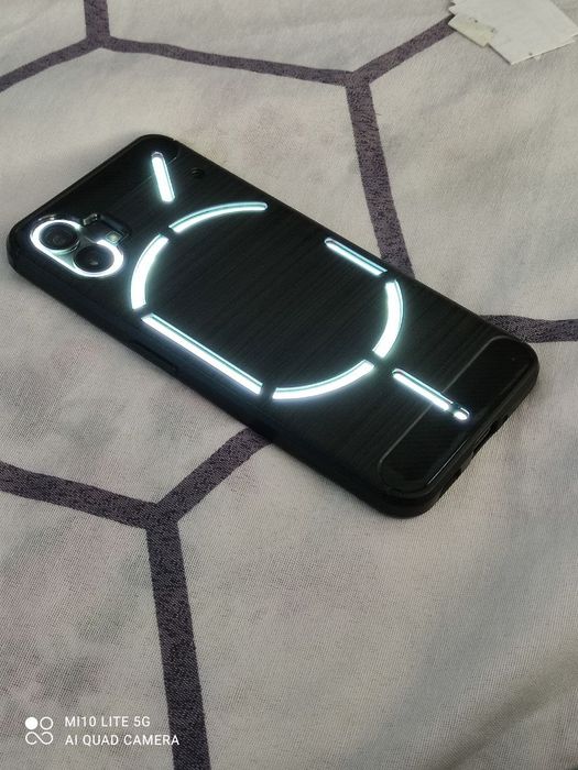 Nothing Phone 1 в идеальном состоянии