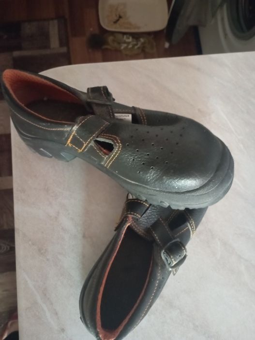 Спец обувь. Новая..