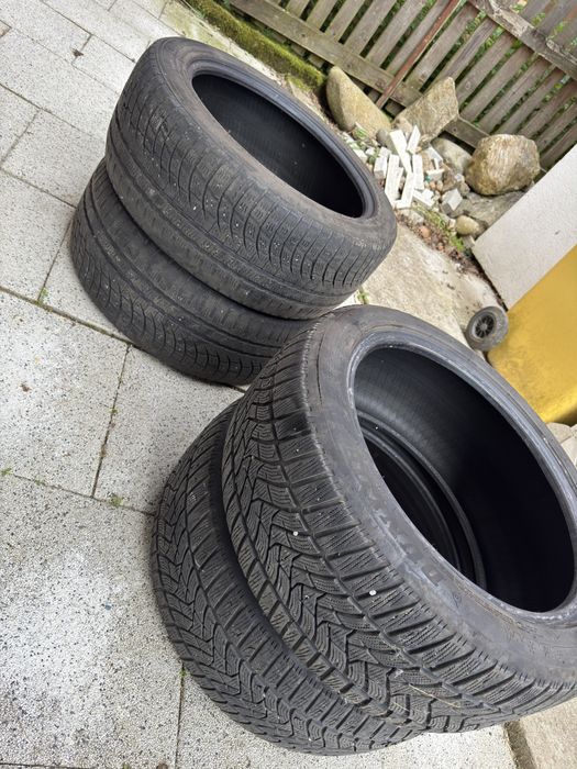 Anvelope 245/45/R18 - 2 x Dunlop + 2 x Nokian(runflat)
