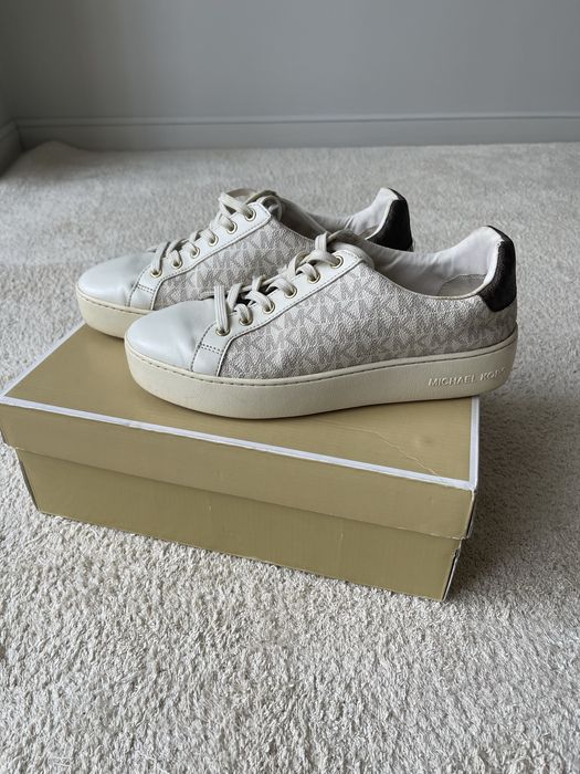 Продам кеды МК по хорошей цене