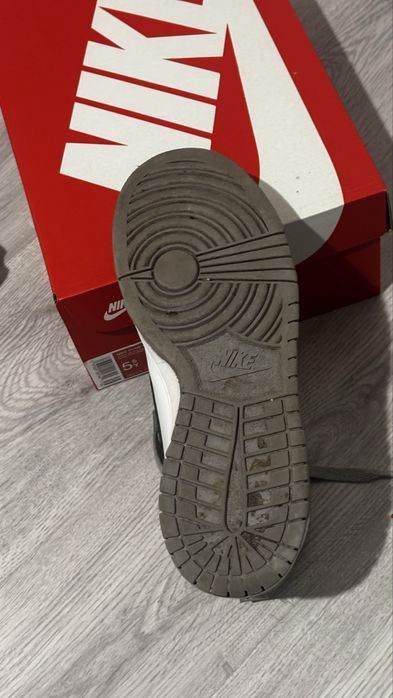 Nike dunk high grey