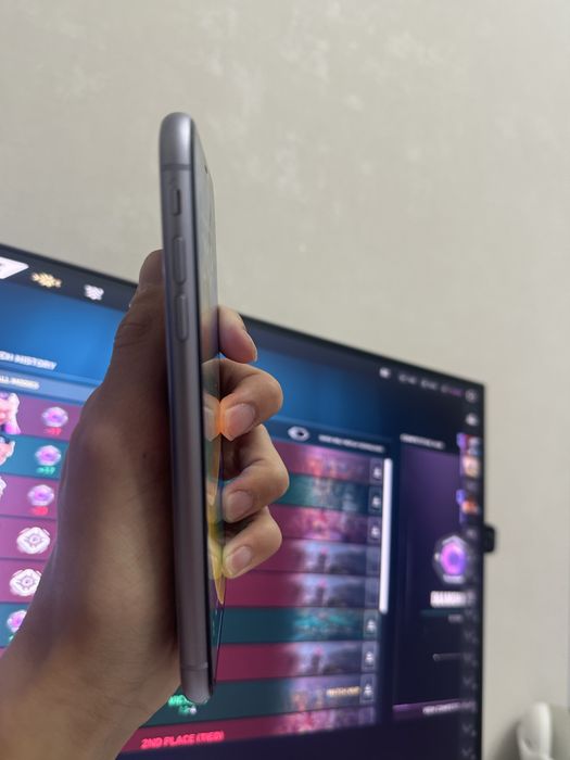 iphone 11 64 в идеале 81 акб не вскрывался