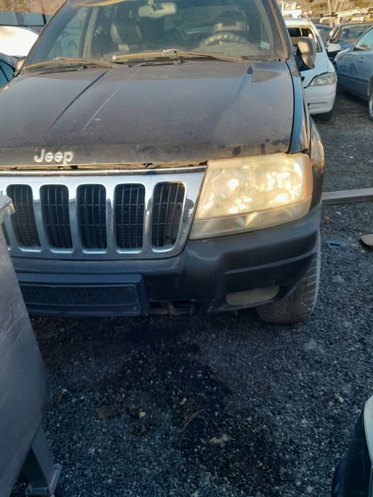 Продавам джип гранд чероки на части