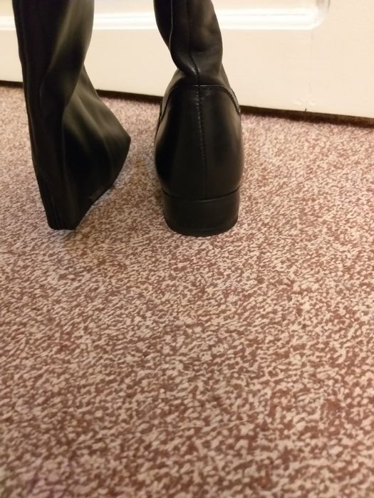 Сапожки-ботфорты демисезонные,чистая кожа.размер 36-37