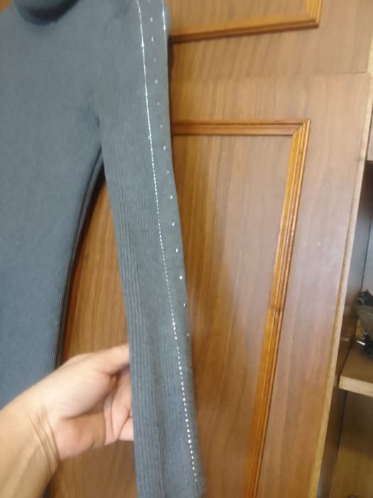 Продам платья на девушку.