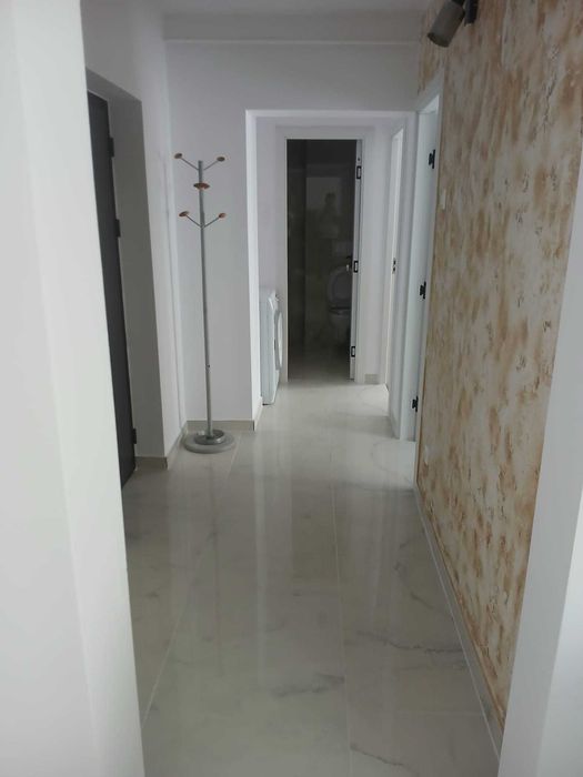 Apartament 3 camere-de inchiriat- zona CEC- Bd. Unirii