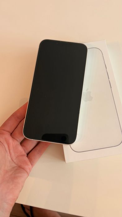 iPhone 13 изключително запазен