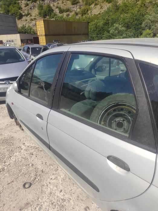 Рено Меган Сценик 1.6 107кс на части