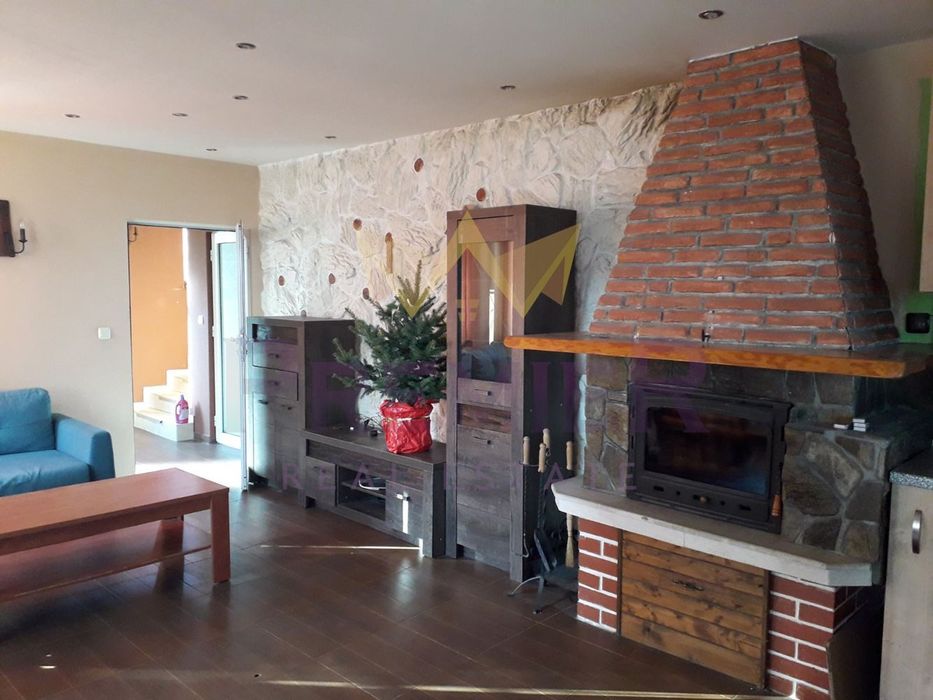 Дава се под наем Къща в с. Кичево, Област Варна - 162 кв.м за 996.03 € - Снимка #1