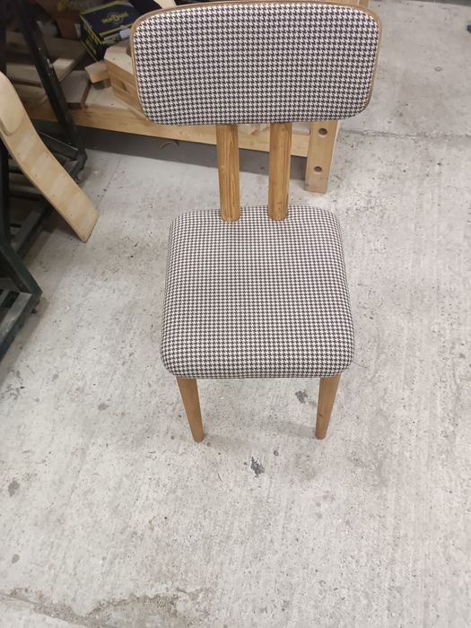 Кухонные деревянные стулья