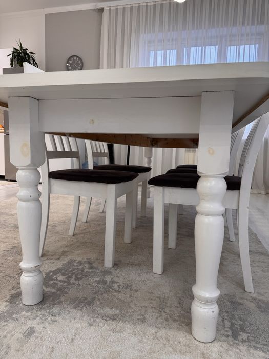 Стол со стульями