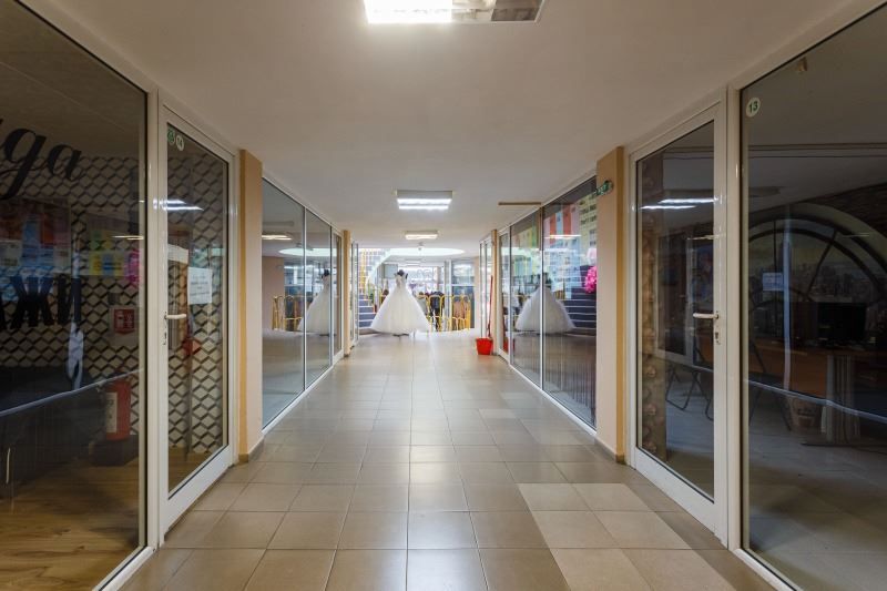 Продава се Магазин в Плевен, Идеален център - 831 кв.м за 1866 €/кв.м - Снимка #3