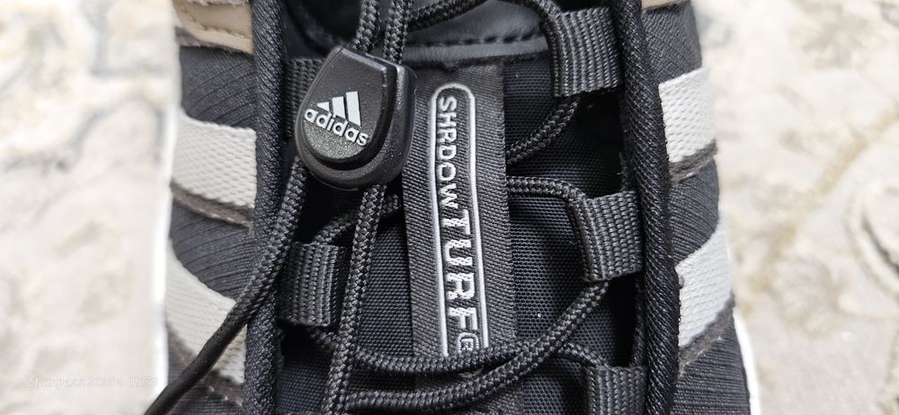 Кроссовки  adidas оригинал.