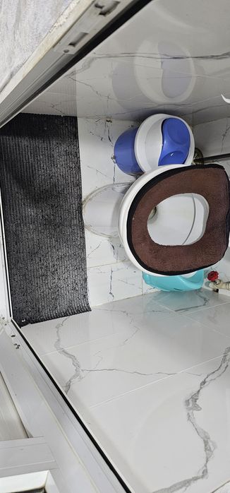 Сдаётся 2х комнатная квартира посутчно