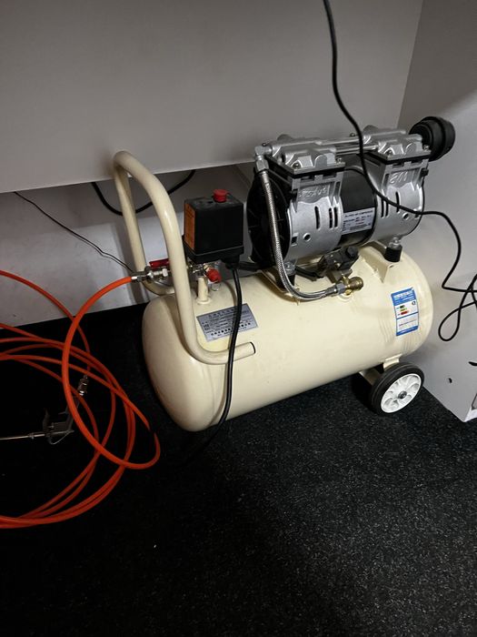 Laminator dispay LCD/ OCA, pompa vacum, aparatura service GSM