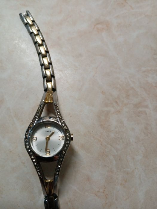 Дамски часовник-  25лв