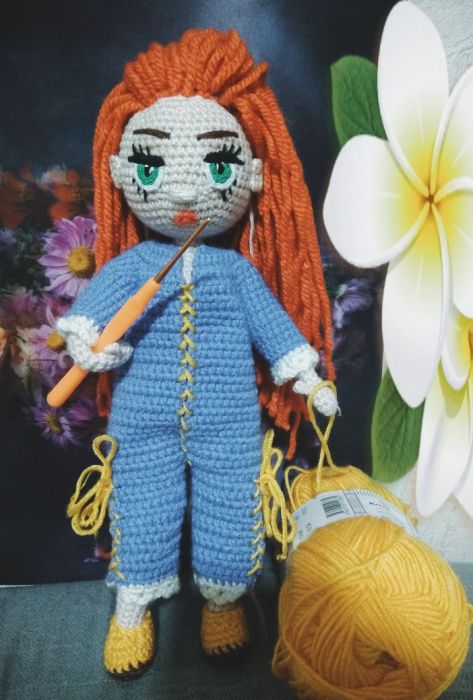 Вязаные игрушки куколка