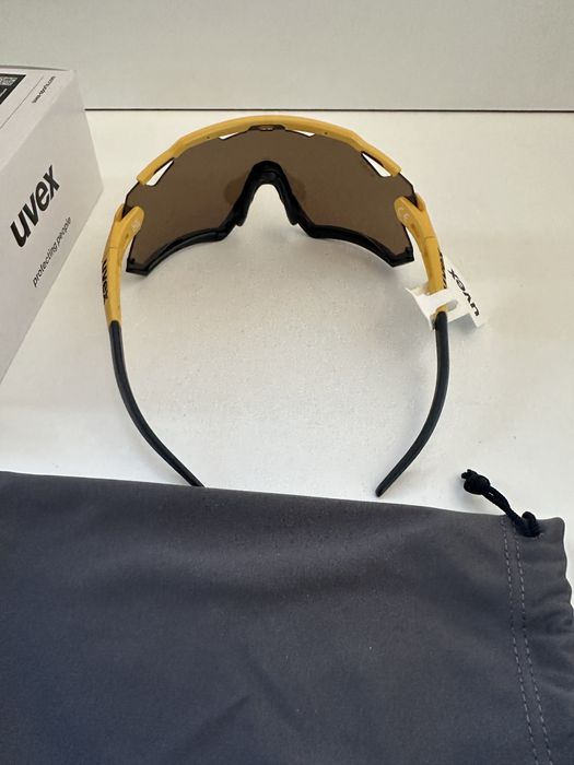 UVEX Sportstyle 228